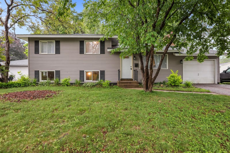 9325 Northwood Pw N, New Hope, MN 55427