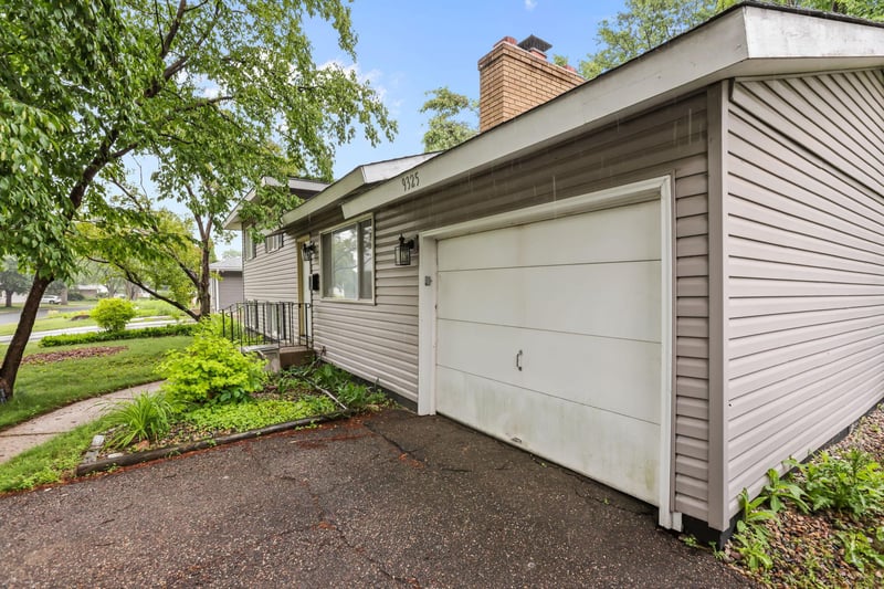9325 Northwood Pw N, New Hope, MN 55427