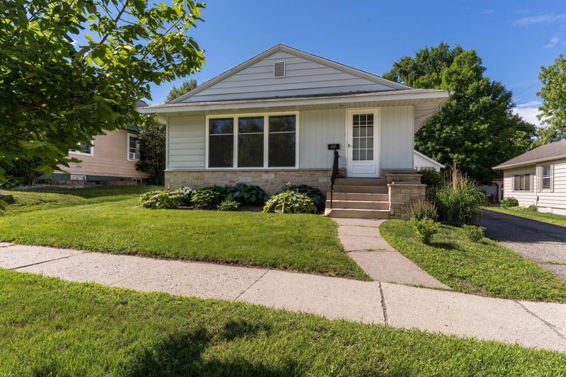 623 Spruce St, Fergus Falls, MN 56537