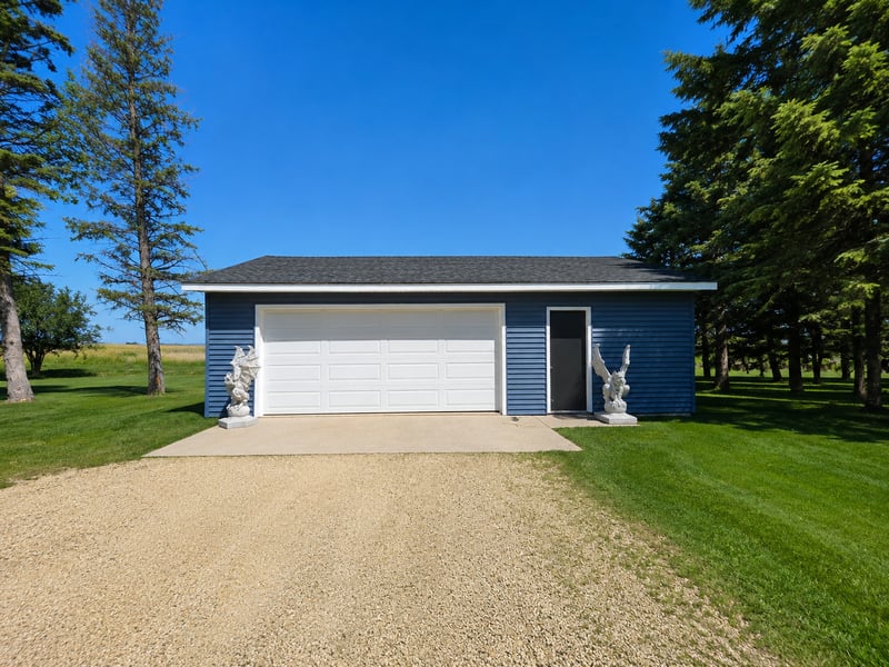 5766 County 12 Blvd, Kenyon, MN 55946