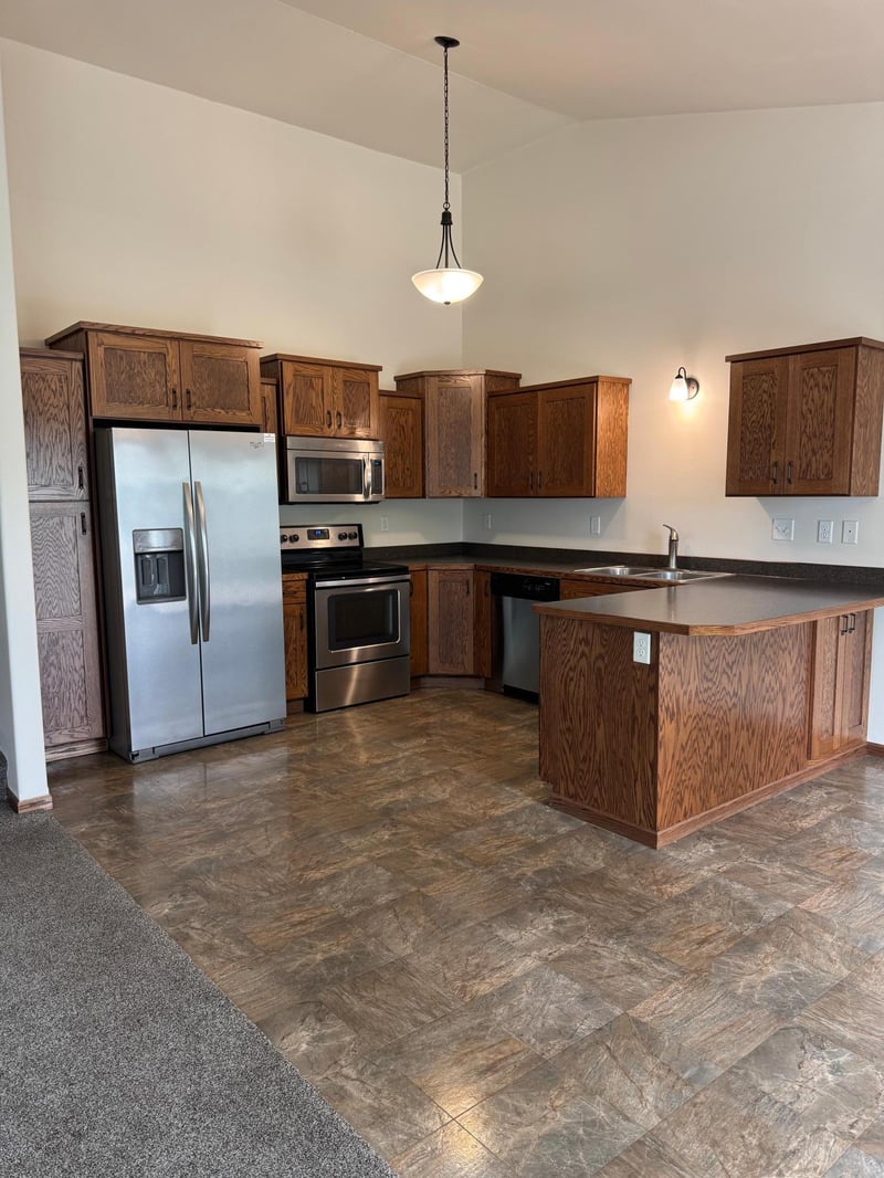 3619 15th St S, Moorhead, MN 56560