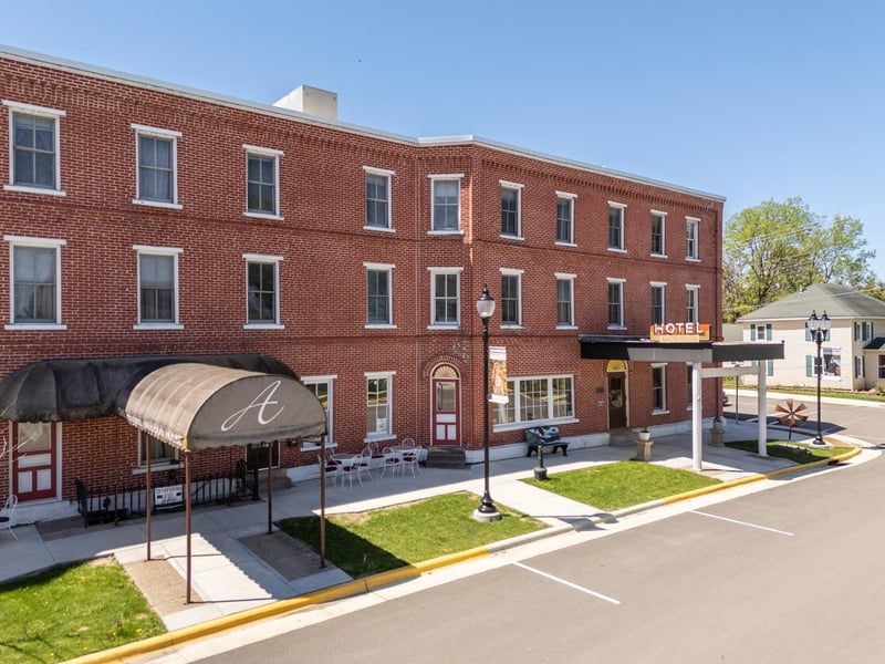 333 Main St W, Wabasha, MN 55981
