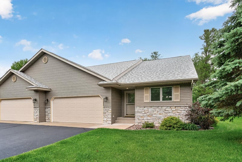 466 Cedar Ct, Taylors Falls, MN 55084