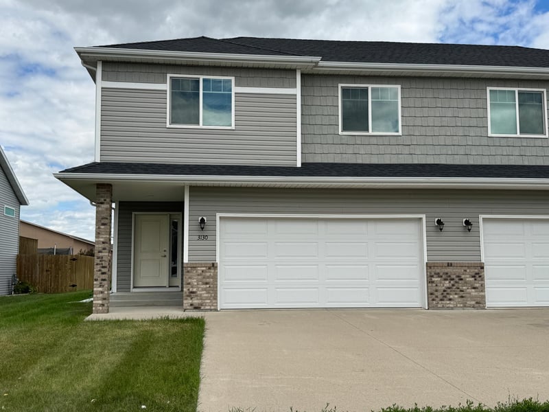 3130 27th St S, Moorhead, MN 56560