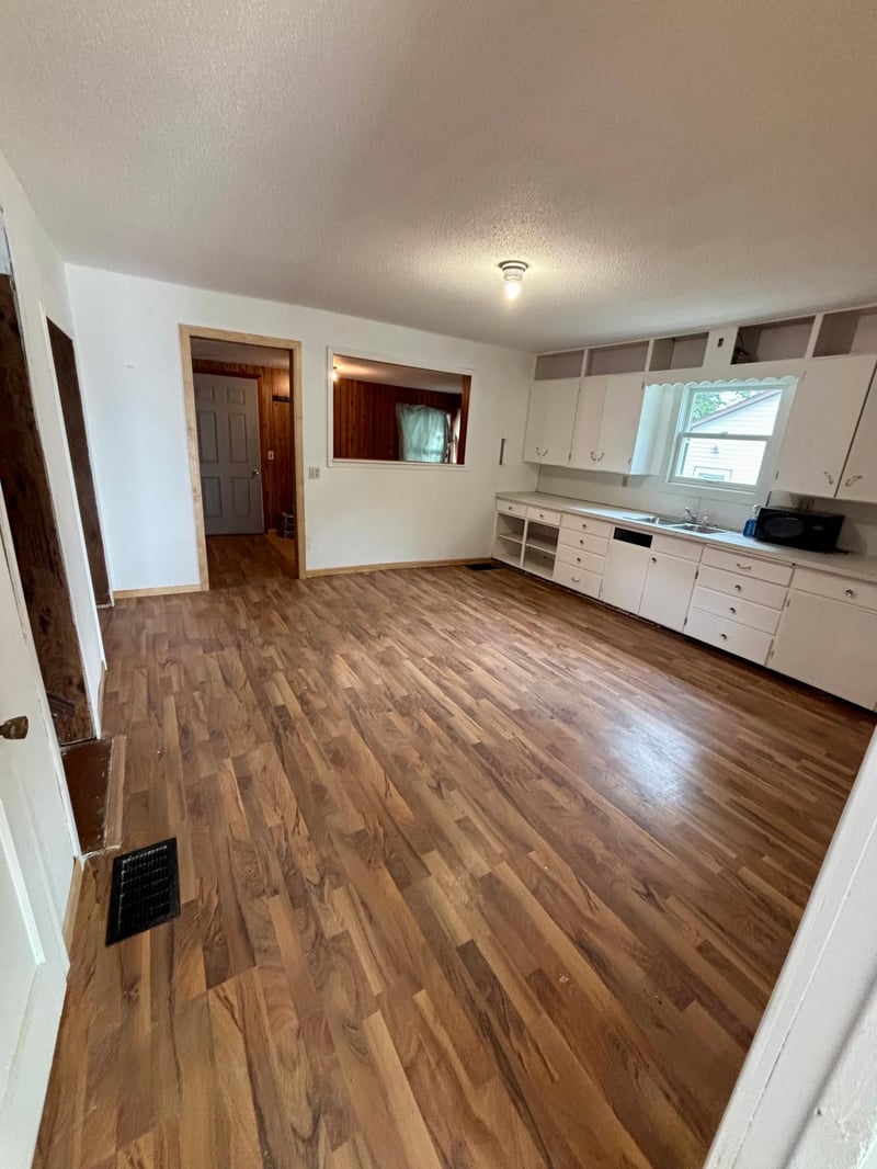 416 Elm Ave, Westbrook, MN 56183