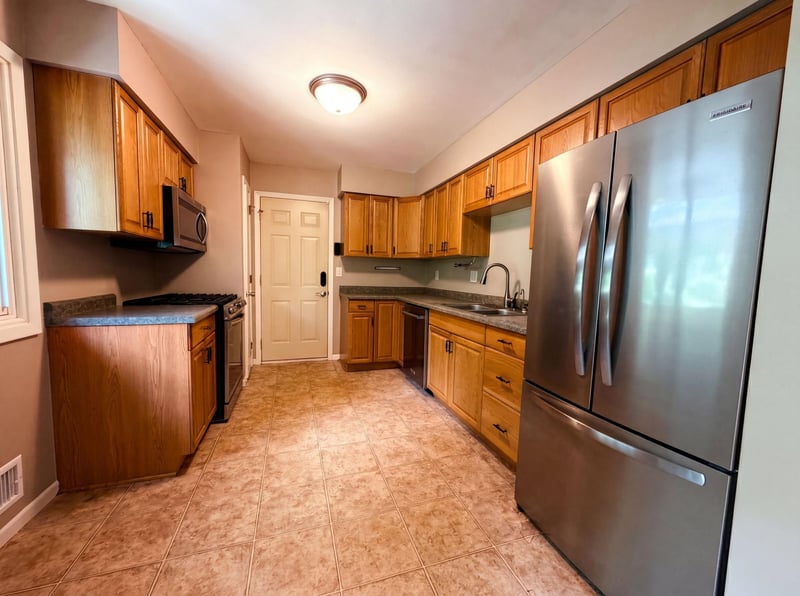18220 Duck Lake Trl, Eden Prairie, MN 55346