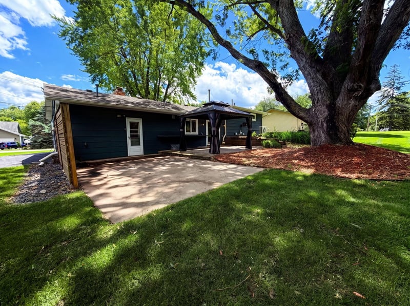 18220 Duck Lake Trl, Eden Prairie, MN 55346