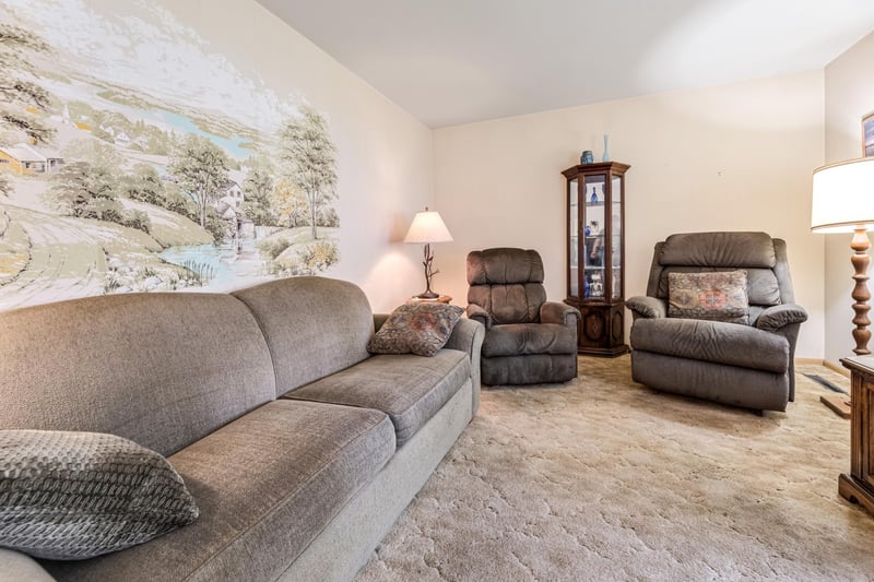 1402 6th St NW, Austin, MN 55912