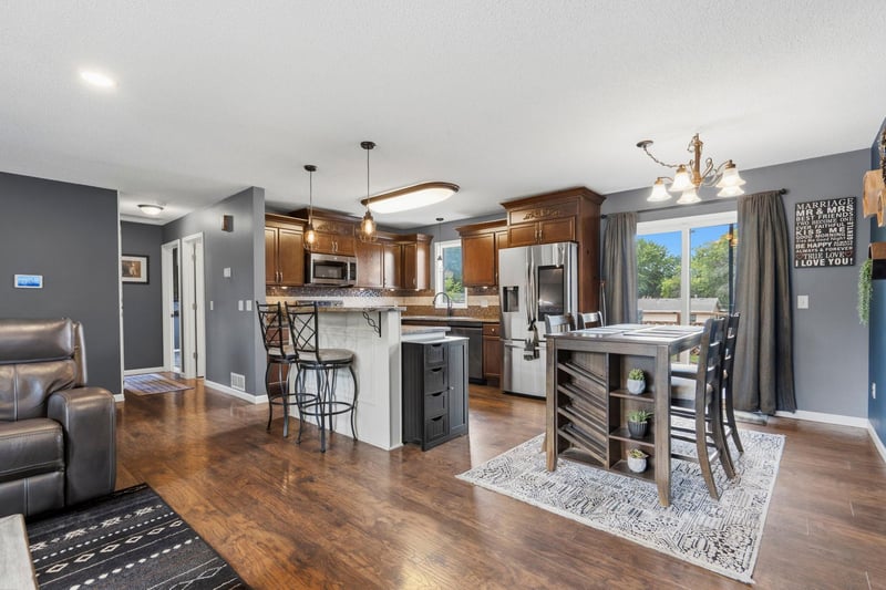 5530 W 135th St, Savage, MN 55378