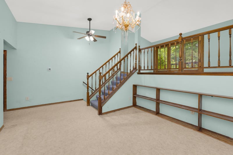 9785 Alaureate Ct, Inver Grove Heights, MN 55077