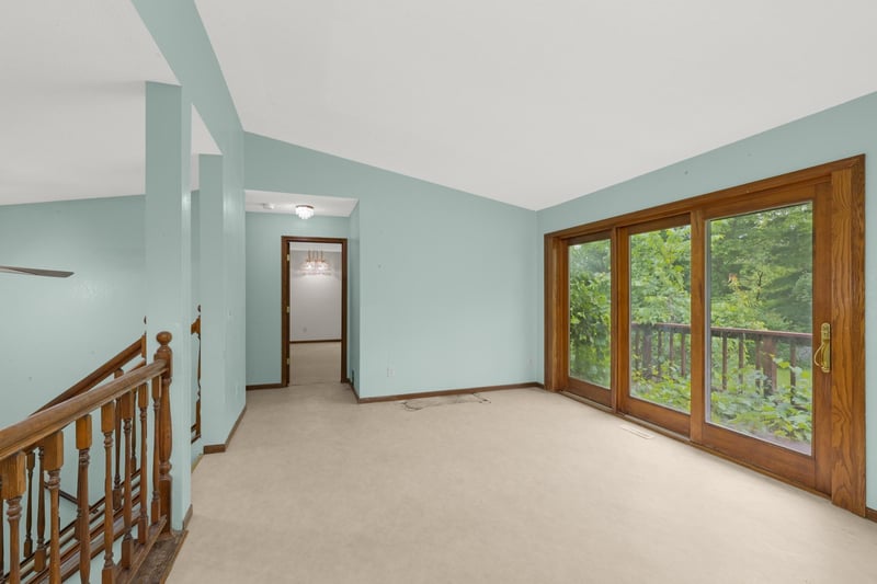 9785 Alaureate Ct, Inver Grove Heights, MN 55077