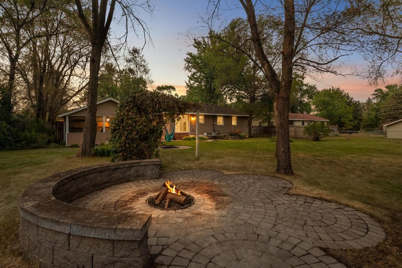 725 82nd Ave N, Brooklyn Park, MN 55444