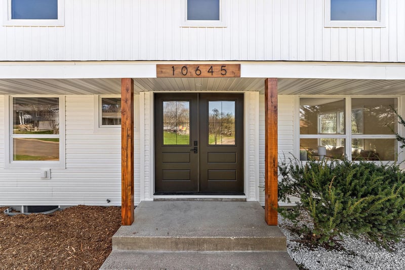 10645 Johnson Rd, Bloomington, MN 55437