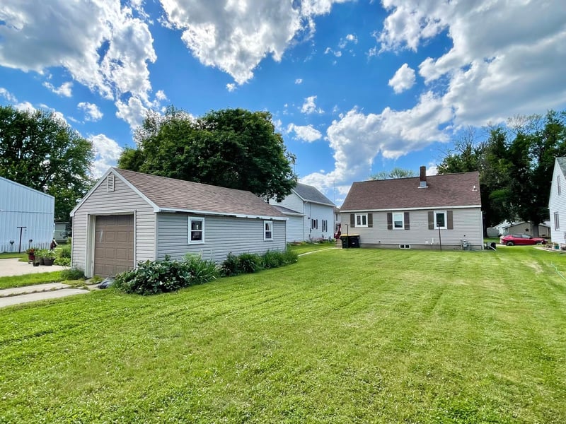212 Cleveland Ave, Morgan, MN 56266