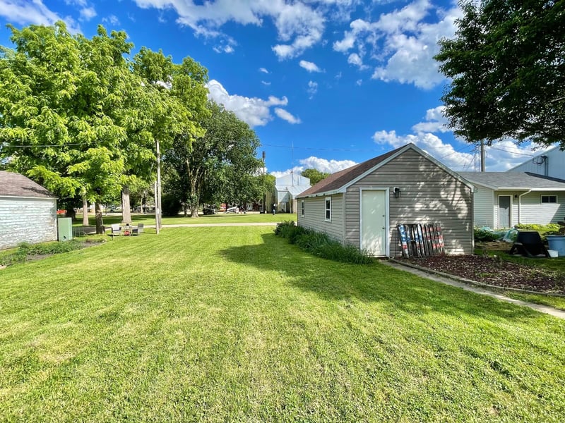 212 Cleveland Ave, Morgan, MN 56266