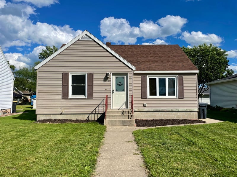 212 Cleveland Ave, Morgan, MN 56266