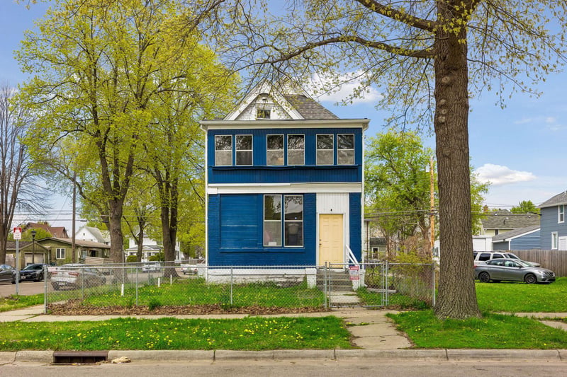 677 Sherburne Ave, Saint Paul, MN 55104