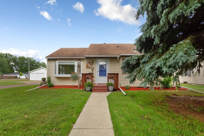 1235 Marsh St, Mankato, MN 56001
