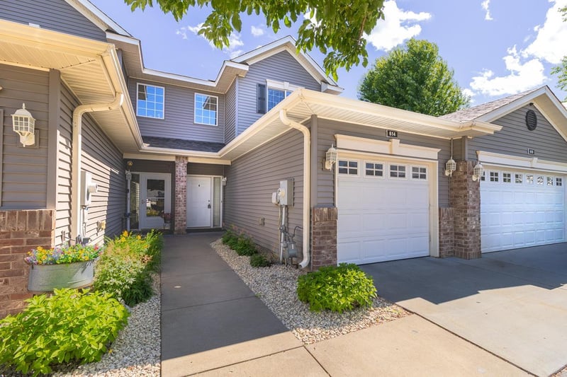 614 Southbridge Dr, Northfield, MN 55057