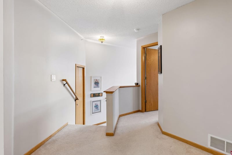 2240 Ranchview Ln N #80, Plymouth, MN 55447