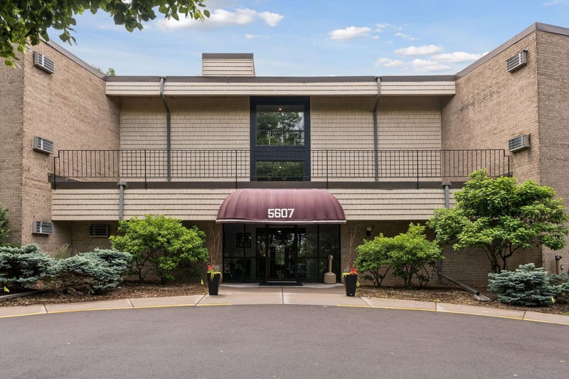 5607 Green Circle Dr #107, Hopkins, MN 55343