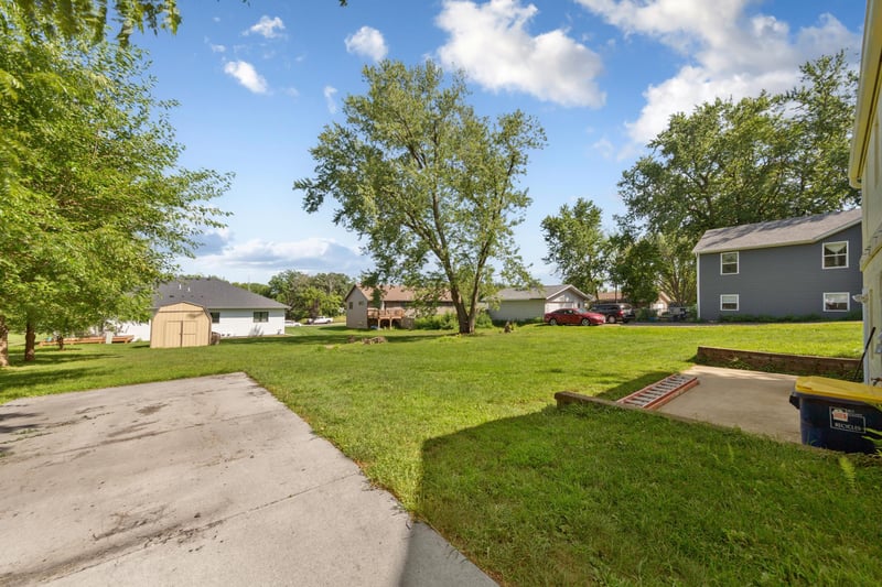 1135 5th Ave SW, Faribault, MN 55021