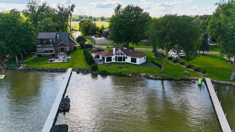 5432 Lake Ave, Shoreview, MN 55126