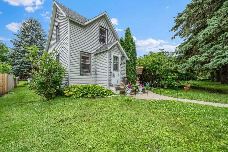 14 1st Ave NW, Elbow Lake, MN 56531