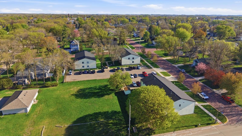 120 E 13th St, Blue Earth, MN 56013