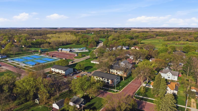 120 E 13th St, Blue Earth, MN 56013