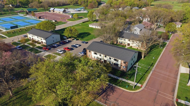 120 E 13th St, Blue Earth, MN 56013