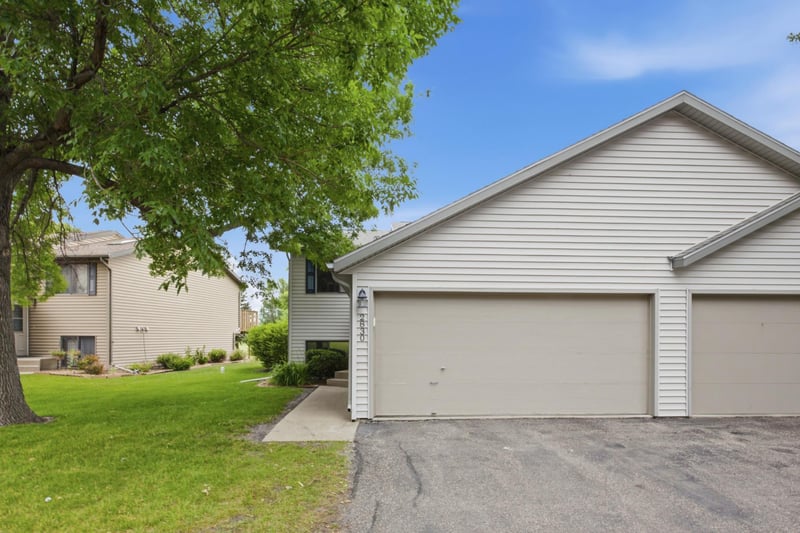 2830 32nd St S, Moorhead, MN 56560
