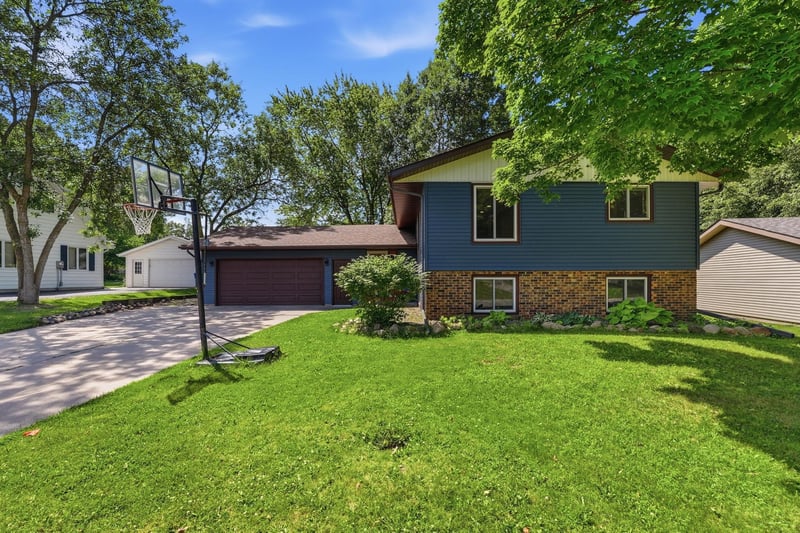 746 11 1/2 St N, Sauk Rapids, MN 56379