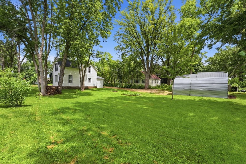 100 3rd Ave SE, New London, MN 56273