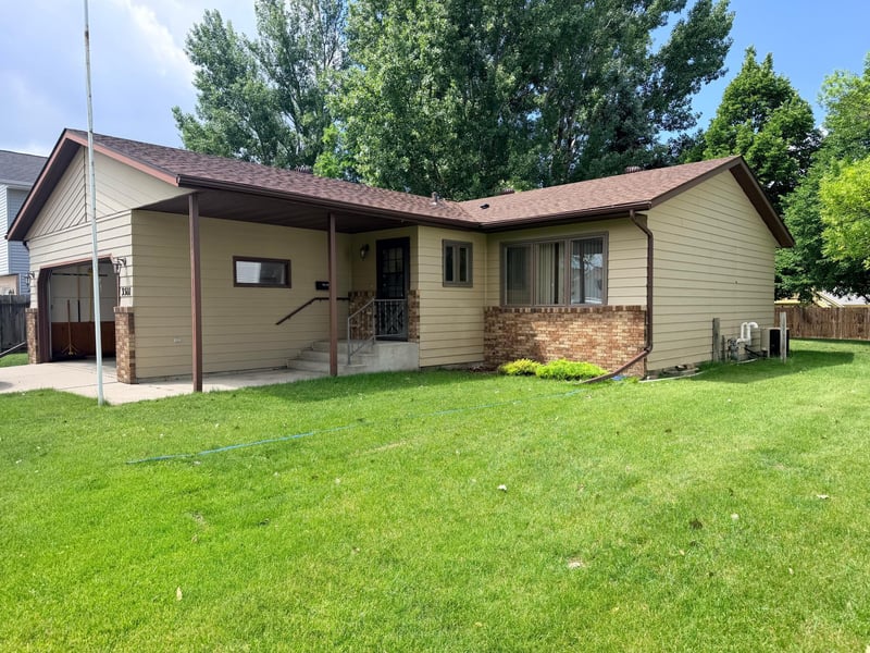 3511 13th St S, Moorhead, MN 56560