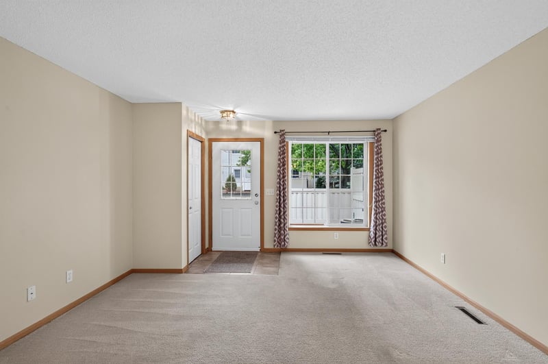 2407 Harvest Way, Chanhassen, MN 55317