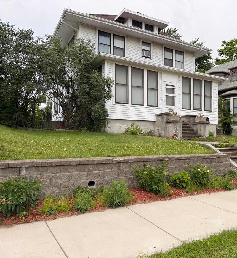 422 S Broadway St, New Ulm, MN 56073
