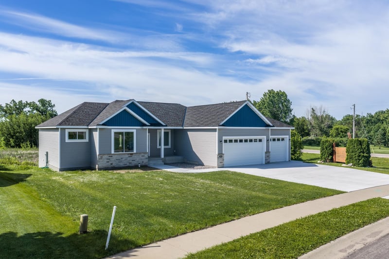 100 Schwinghammer Dr, Albany, MN 56307