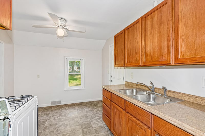 5448 Dupont Ave N, Brooklyn Center, MN 55430