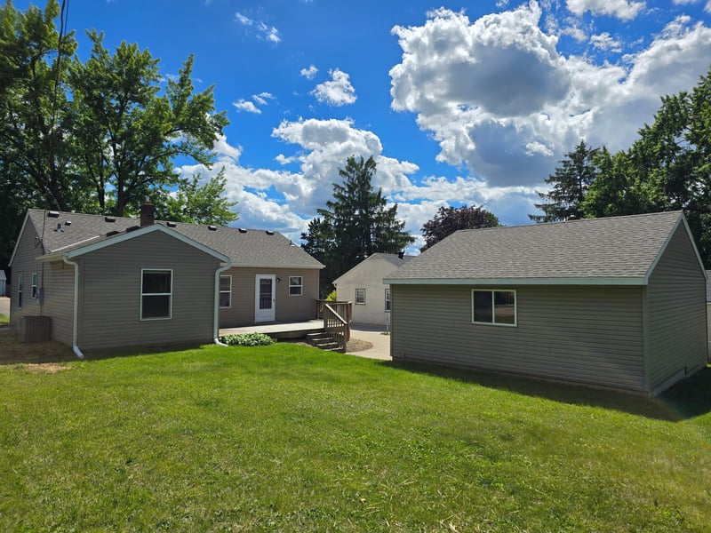 2011 Northwood Dr, North Saint Paul, MN 55109