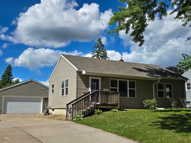 2011 Northwood Dr, North Saint Paul, MN 55109