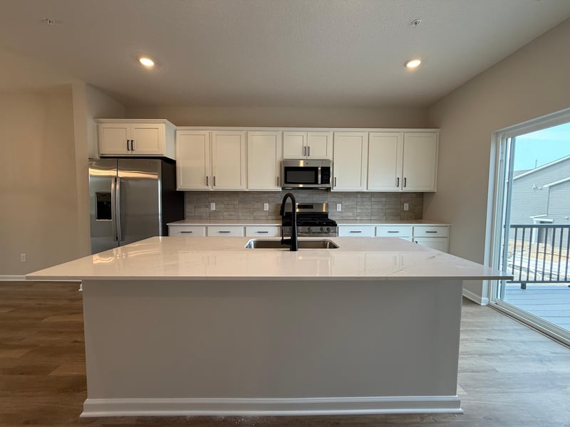 13624 Willow Dr, Rogers, MN 55374