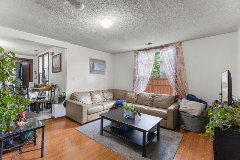 2313 Polk St NE, Minneapolis, MN 55418
