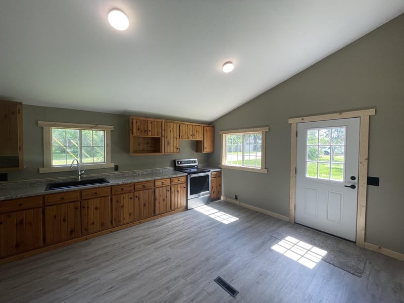 111 NW 1st Ave NW, Verndale, MN 56481