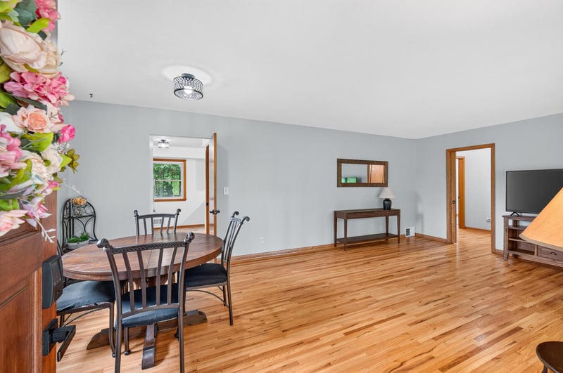 3249 Scott Ave N, Golden Valley, MN 55422