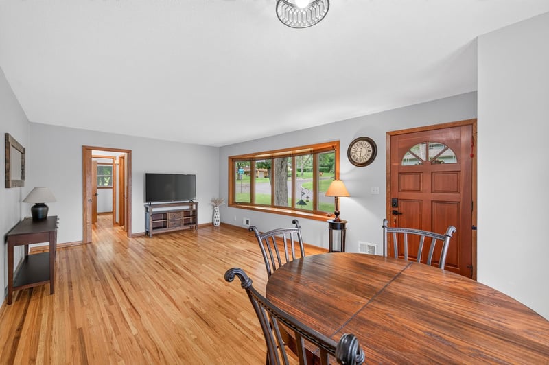 3249 Scott Ave N, Golden Valley, MN 55422