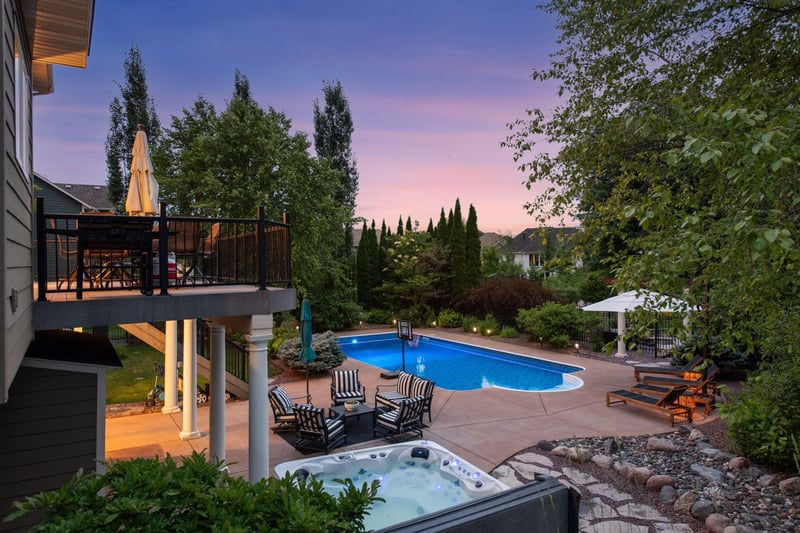 3049 Fairway Dr, Chaska, MN 55318