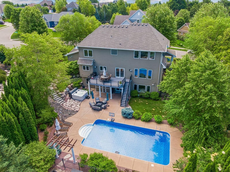 3049 Fairway Dr, Chaska, MN 55318