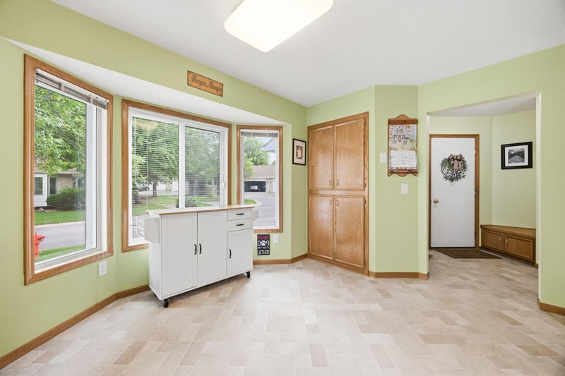14118 Essex Ln, Apple Valley, MN 55124