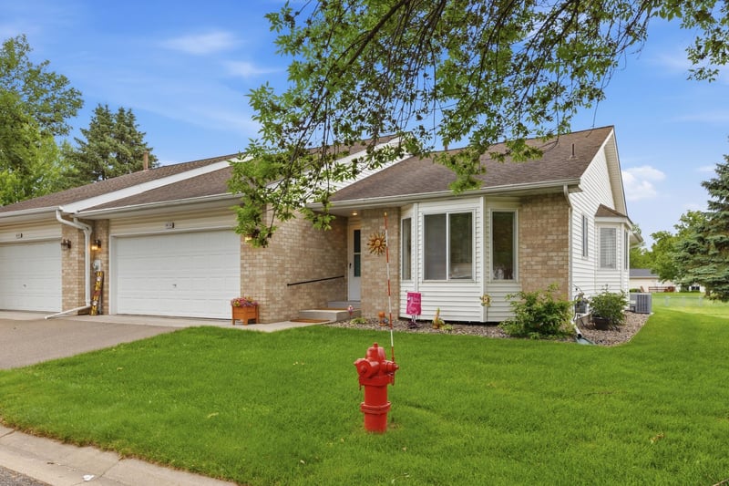 14118 Essex Ln, Apple Valley, MN 55124